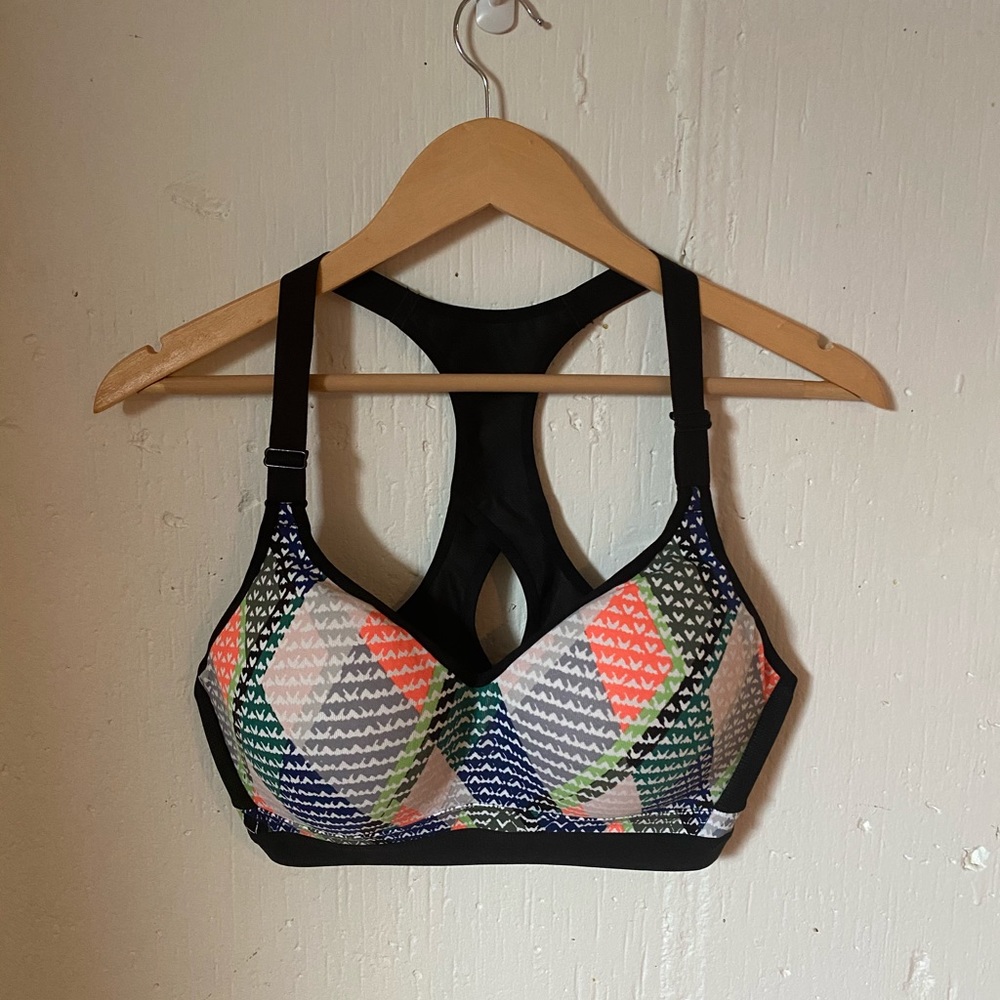 New without tags, never worn Victoria’s Secret Bra